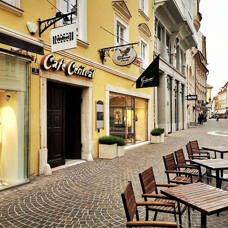 Ferienwohnung Himmelberg 80m2 in der Altstadt und toll für Familien Klagenfurt am Woerthersee Exterior foto